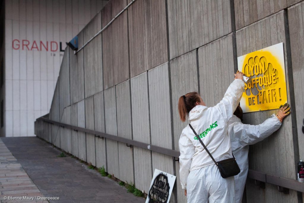 Graffiti Action for Clean Air in Lyon